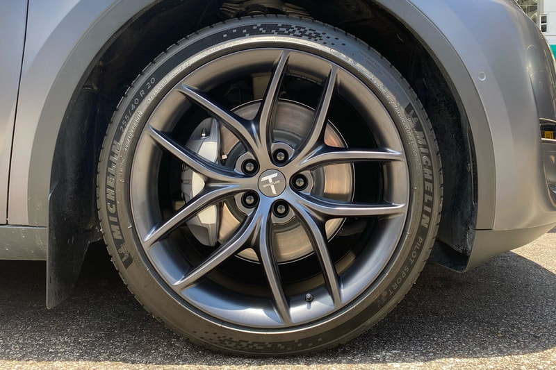 Tesla Model Y and TSportline TS5 Wheels and tyre shop and Michelin EV tyre and 輪胎店
