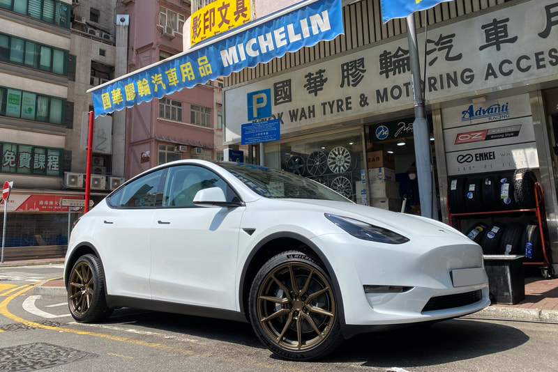 Tesla Model Y and Vossen Hybrid Forged HF3 wheels and tyre shop hk and michelin pilot sport ev tyre and 輪胎店