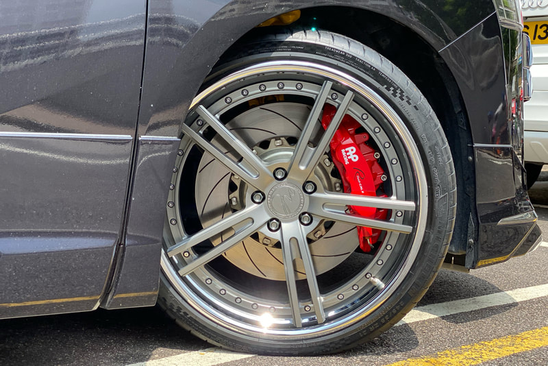 Modulare S35 Wheels and Toyota Alphard and tyre shop hk