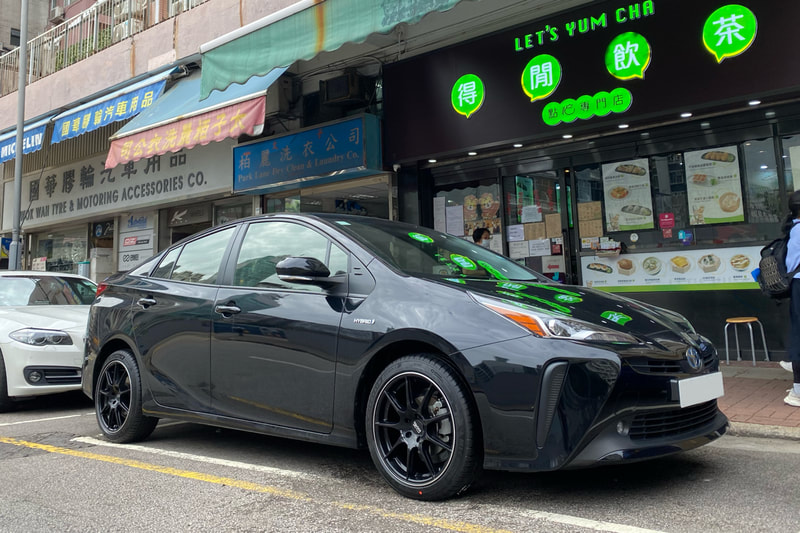 Toyota Prius and OZ Racing Veloce GT Wheels and Michelin Pilot Sport 4 tyre and 輪胎店